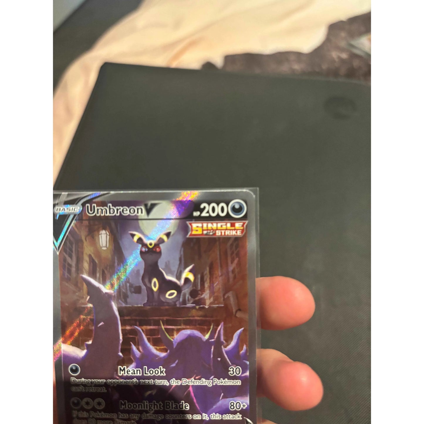 Umbreon V #189 Pokemon Evolving Skies